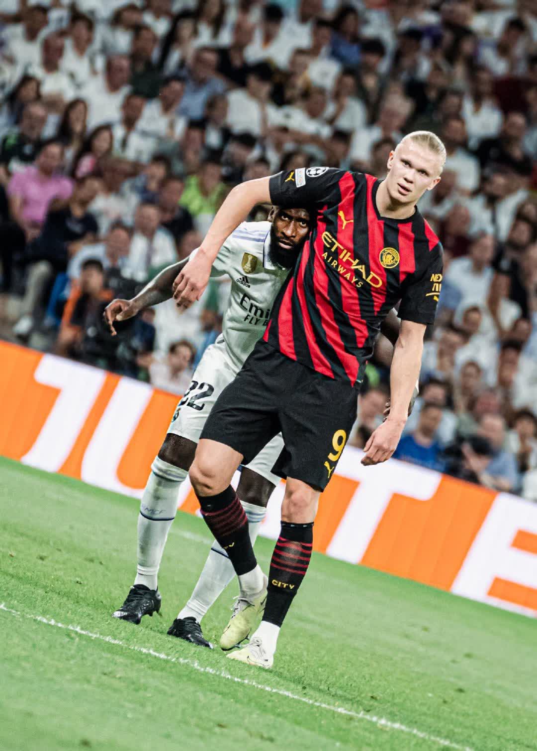 九游娱乐平台-哈兰德巅峰对决，Uzi与40激战切尔西分钟，势不可挡胜负难料！